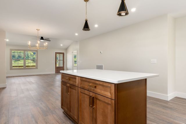 1354 Duck Pond Rd, Sparta, TN 38583