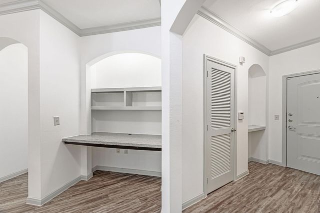 8877 Lakes At 610 Drive 148, Houston, TX 77054