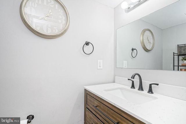 142 ST MORITZ DR, Sicklerville, NJ 08081