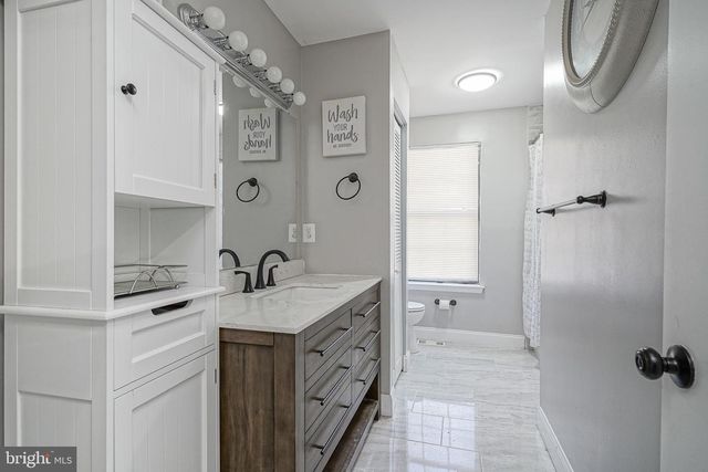 142 ST MORITZ DR, Sicklerville, NJ 08081