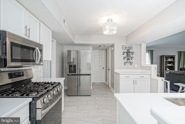 142 ST MORITZ DR, Sicklerville, NJ 08081