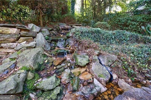 2311 Pembrook Place, Atlanta, GA 30324