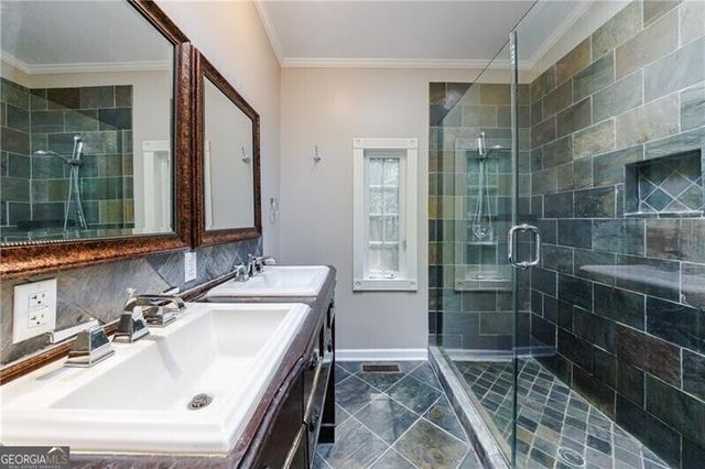 2311 Pembrook Place, Atlanta, GA 30324