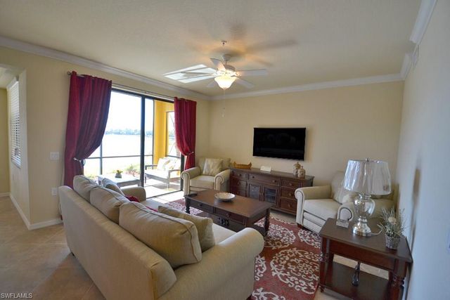 9560 Trevi CT 4816, Naples, FL 34113