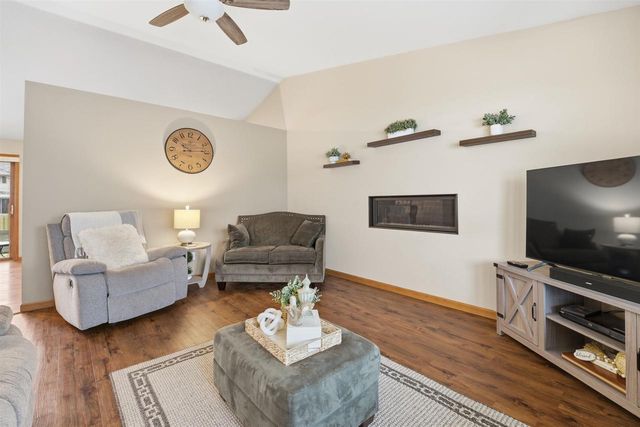 109 NICOLE LANE, Wrightstown, WI 54180