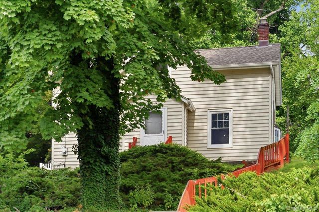 42 Revolutionary Road, Ossining, NY 10562