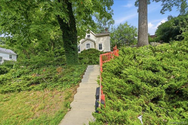 42 Revolutionary Road, Ossining, NY 10562