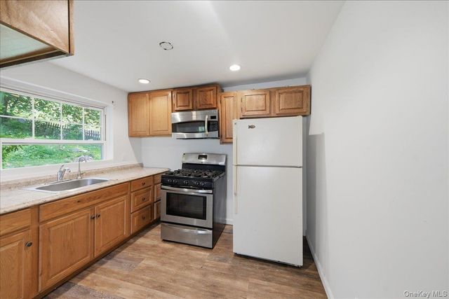 42 Revolutionary Road, Ossining, NY 10562