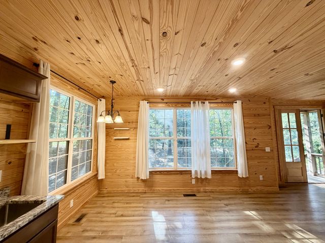 663 Promise Land Rd, Charlotte, TN 37036