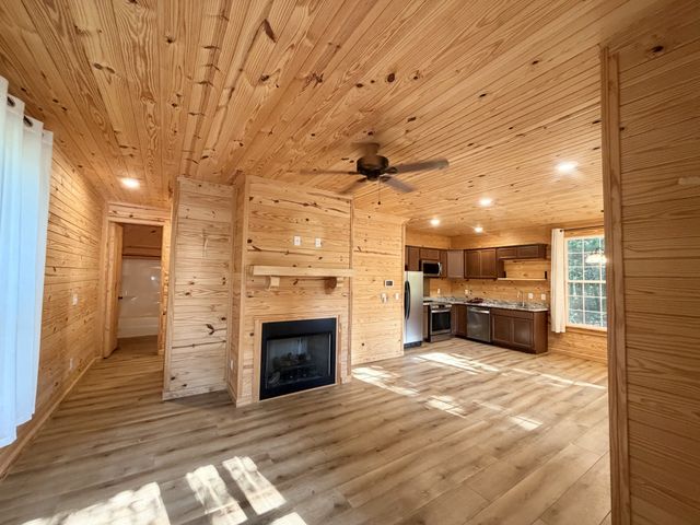 663 Promise Land Rd, Charlotte, TN 37036