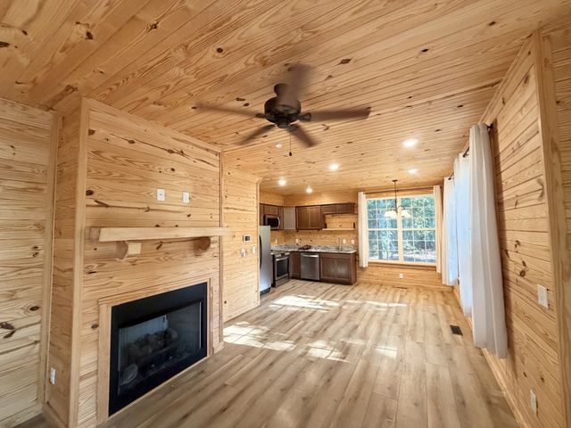 663 Promise Land Rd, Charlotte, TN 37036