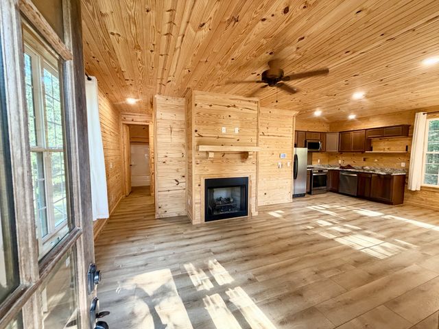 663 Promise Land Rd, Charlotte, TN 37036