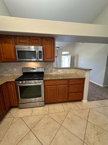 2249 E Rush Avenue, Fresno, CA 93730