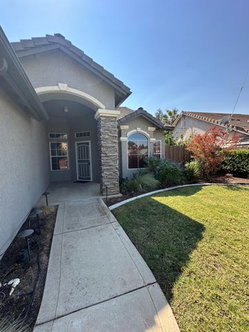 2249 E Rush Avenue, Fresno, CA 93730
