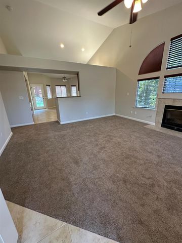 2249 E Rush Avenue, Fresno, CA 93730