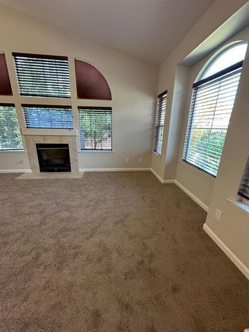 2249 E Rush Avenue, Fresno, CA 93730