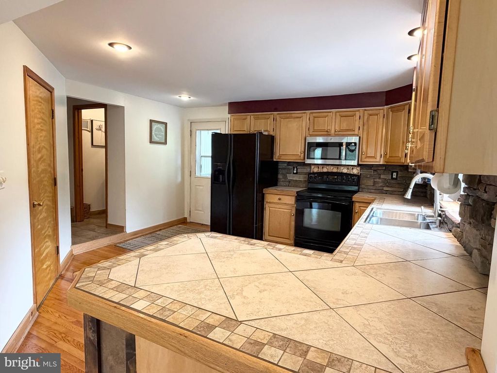 Image 11 of property listing at 19305 UPPER CONSOL RD NW, Frostburg, MD 21532
