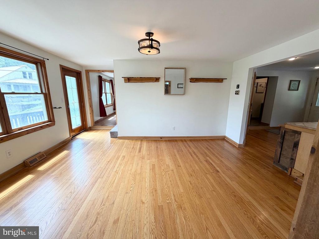 Image 16 of property listing at 19305 UPPER CONSOL RD NW, Frostburg, MD 21532