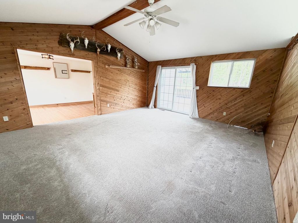 Image 18 of property listing at 19305 UPPER CONSOL RD NW, Frostburg, MD 21532