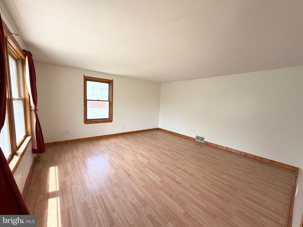 Image 21 of property listing at 19305 UPPER CONSOL RD NW, Frostburg, MD 21532