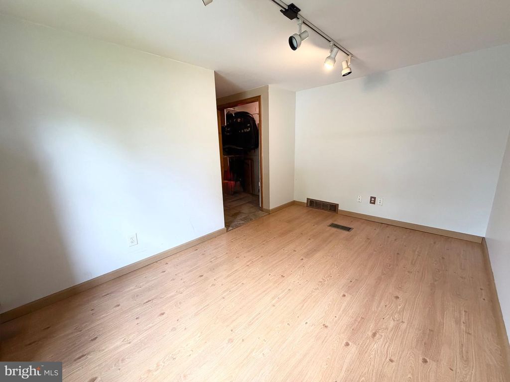 Image 35 of property listing at 19305 UPPER CONSOL RD NW, Frostburg, MD 21532