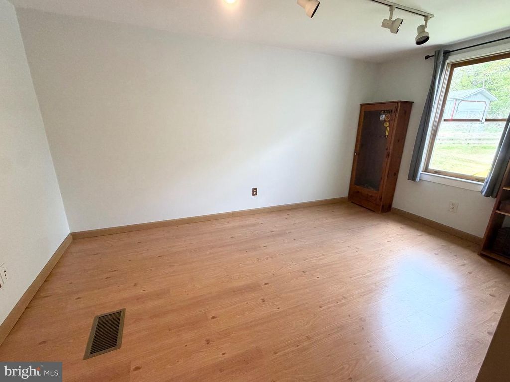 Image 36 of property listing at 19305 UPPER CONSOL RD NW, Frostburg, MD 21532