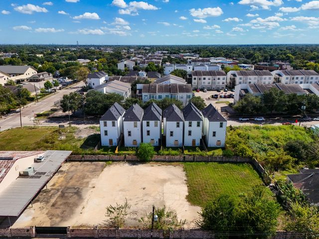 6320 Del Rio Street, Houston, TX 77021