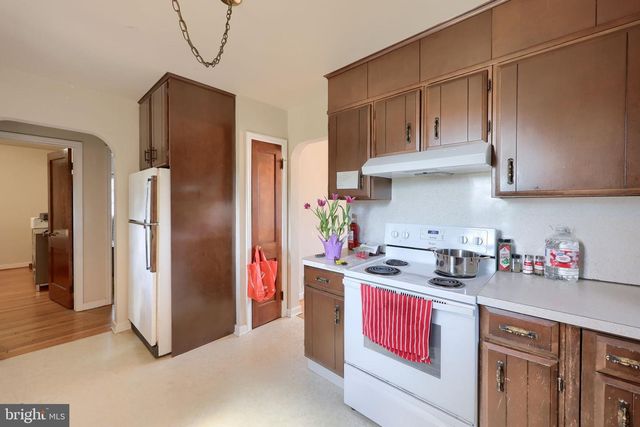 328 W MAPLE ST, Dallastown, PA 17313