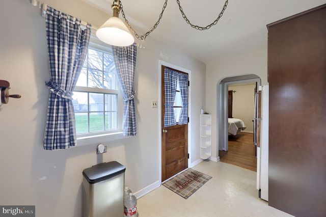 328 W MAPLE ST, Dallastown, PA 17313