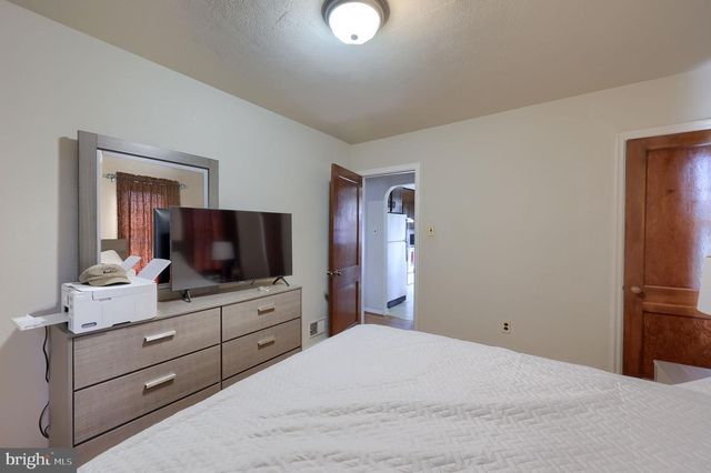 328 W MAPLE ST, Dallastown, PA 17313