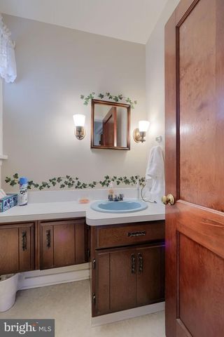 328 W MAPLE ST, Dallastown, PA 17313