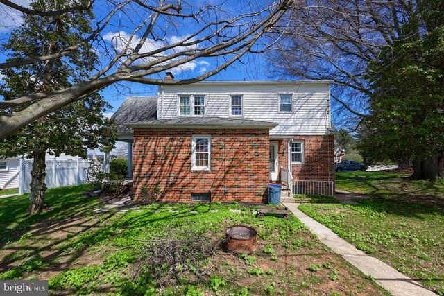 328 W MAPLE ST, Dallastown, PA 17313