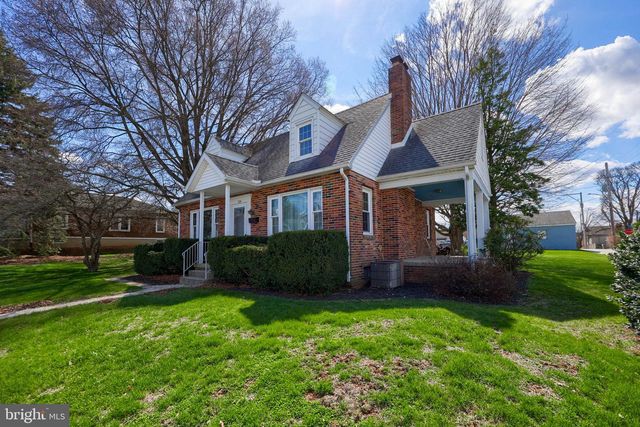 328 W MAPLE ST, Dallastown, PA 17313