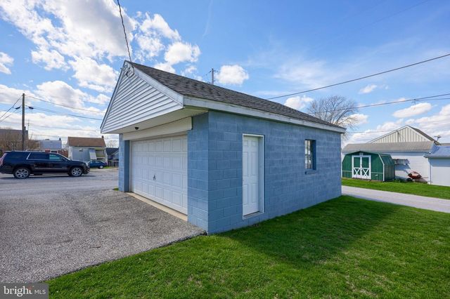 328 W MAPLE ST, Dallastown, PA 17313