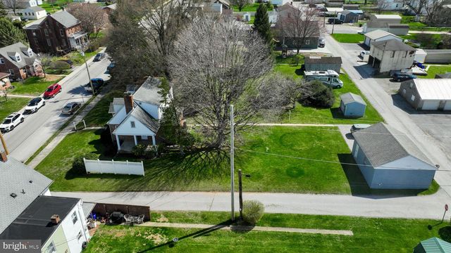 328 W MAPLE ST, Dallastown, PA 17313
