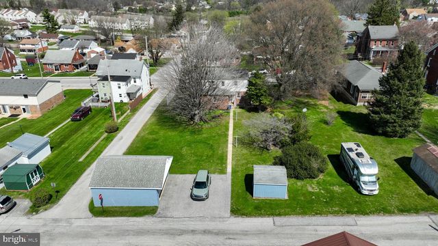 328 W MAPLE ST, Dallastown, PA 17313