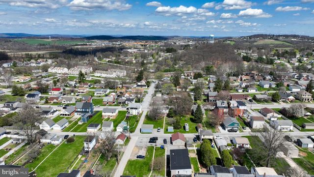 328 W MAPLE ST, Dallastown, PA 17313