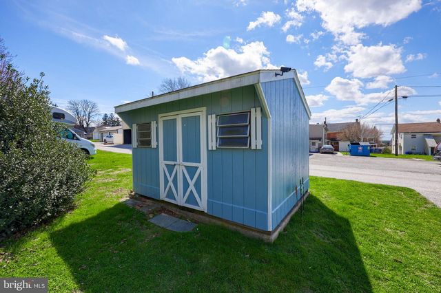 328 W MAPLE ST, Dallastown, PA 17313