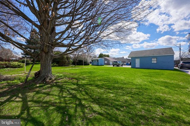 328 W MAPLE ST, Dallastown, PA 17313