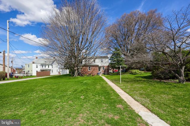 328 W MAPLE ST, Dallastown, PA 17313