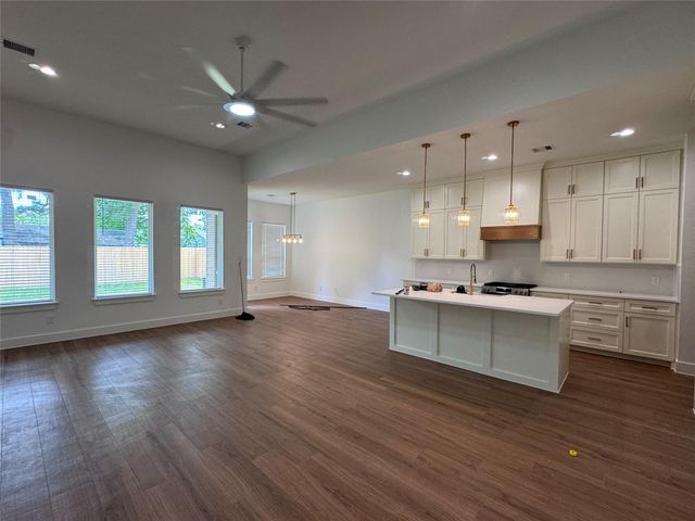 707 S Carroll, La Porte, TX 77571