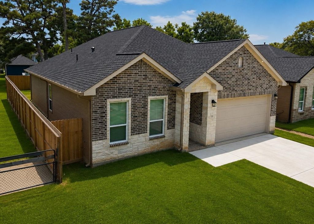 707 S Carroll, La Porte, TX 77571