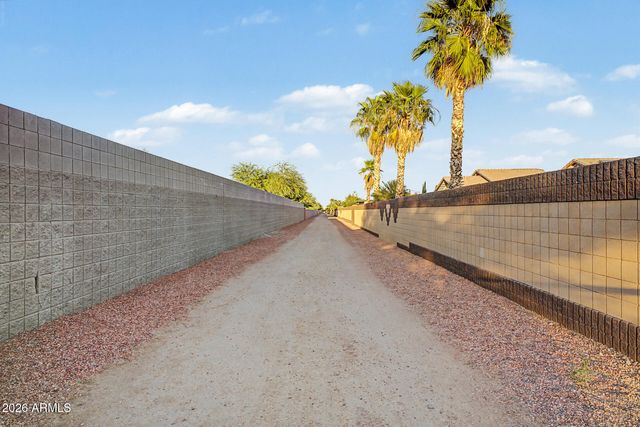 17082 W NORTHAMPTON Road, Surprise, AZ 85374
