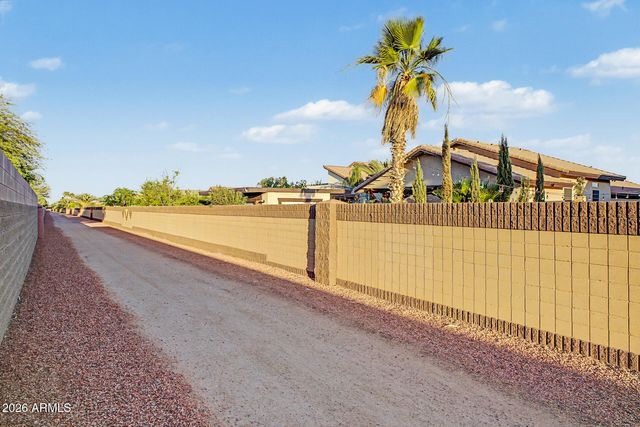17082 W NORTHAMPTON Road, Surprise, AZ 85374
