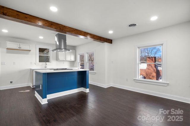 926 Fairview Drive SW, Lenoir, NC 28645