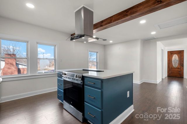 926 Fairview Drive SW, Lenoir, NC 28645