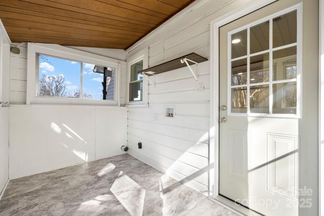 926 Fairview Drive SW, Lenoir, NC 28645