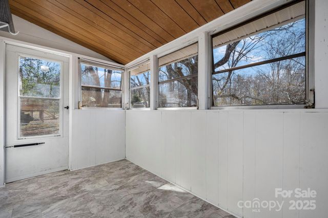 926 Fairview Drive SW, Lenoir, NC 28645