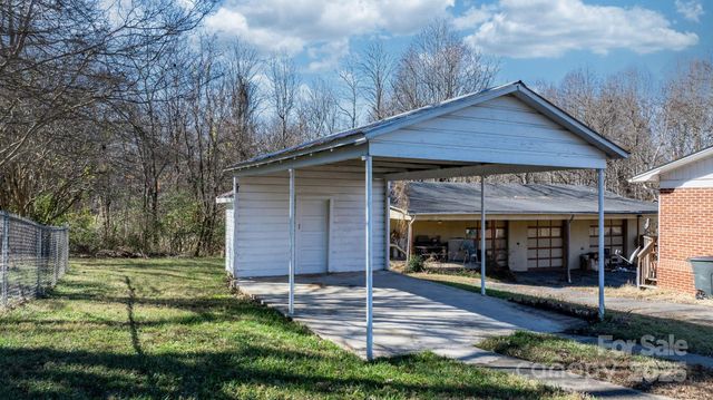 926 Fairview Drive SW, Lenoir, NC 28645