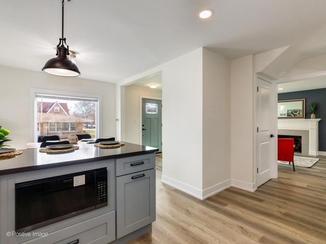 1701 N Sayre Avenue, Chicago, IL 60707